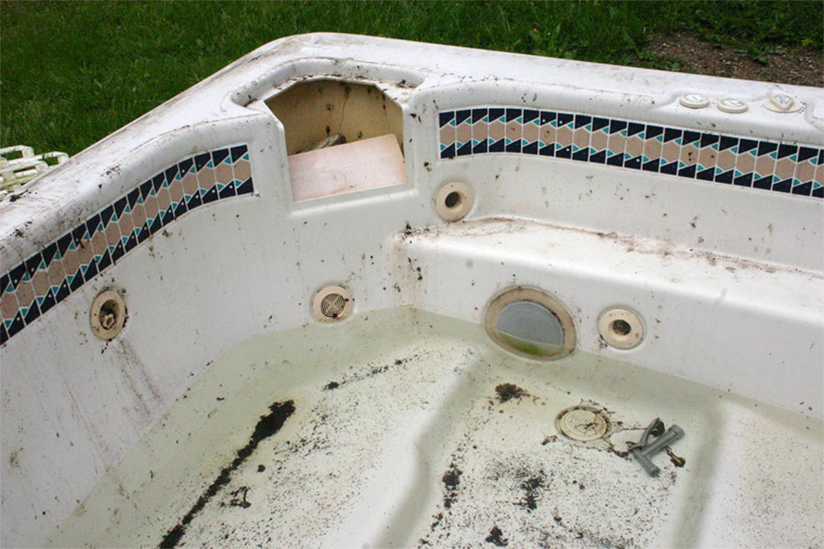 Stains In Hot Tub